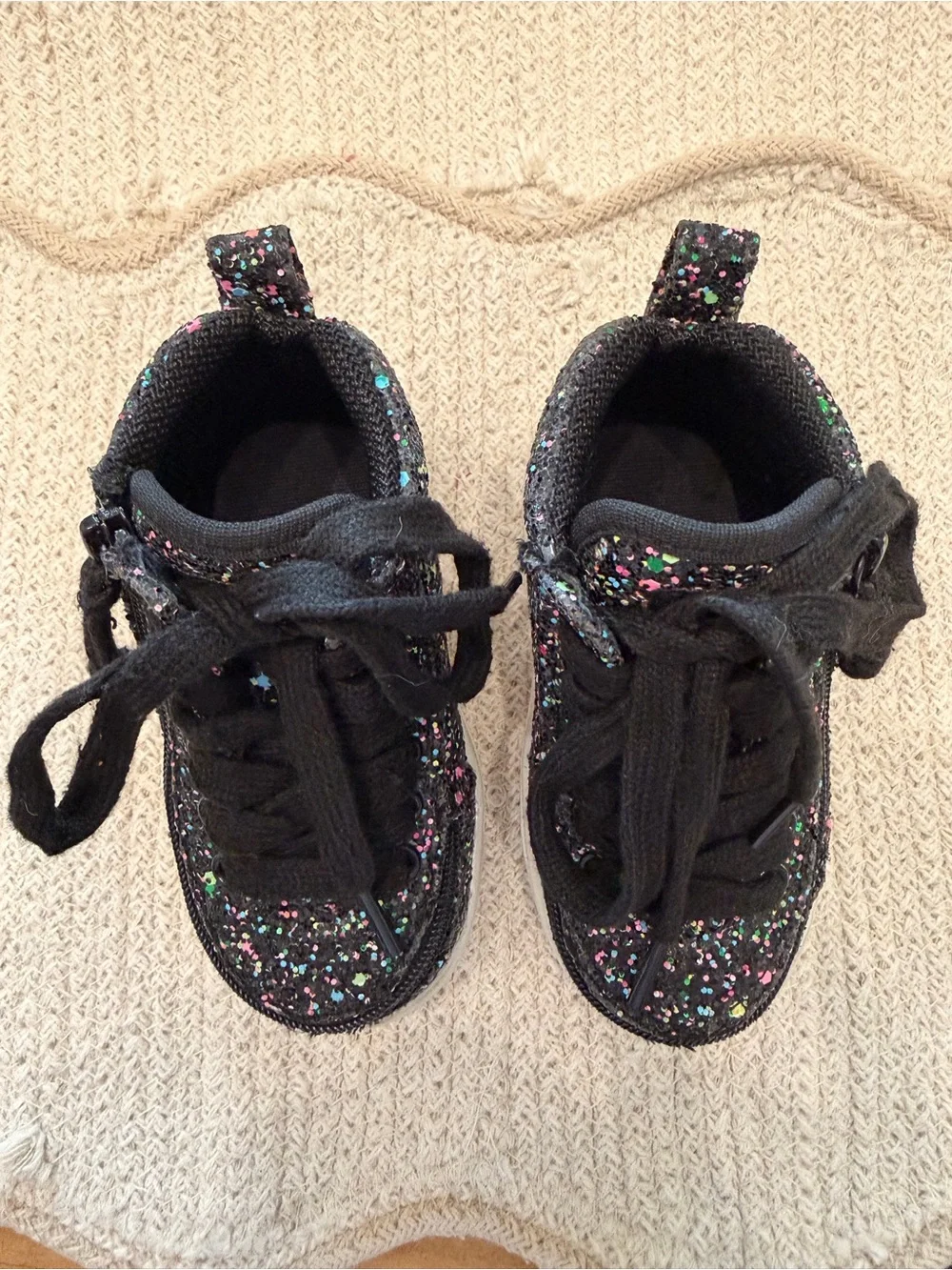 Classic Black High-Top Kids Sneakers with Multicolor Glitter